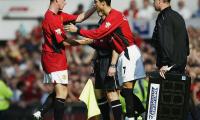 Cristiano Ronaldo trở lại Manchester United, trong cơn mưa vỗ về thanh xuân